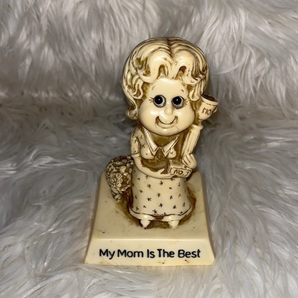 Vintage “MY MOM IS THE BEST” Russ Berrie & Co Figurine